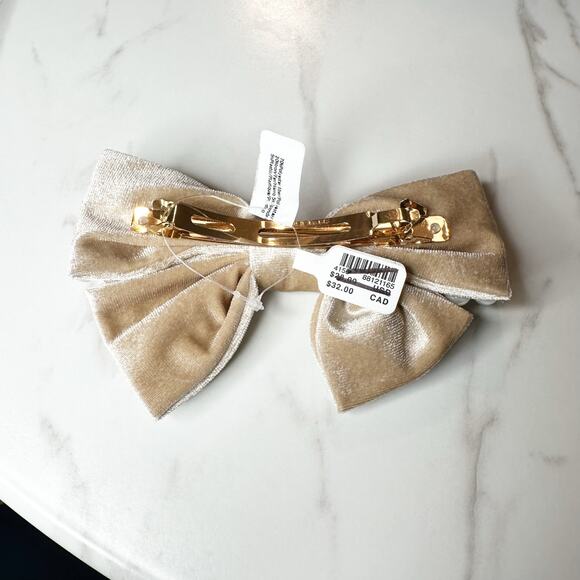 Anthropologie Pearl-Embellished Velvet Hair Bows Barrett Clip NWT Cream Preppy - Picture 3 of 5